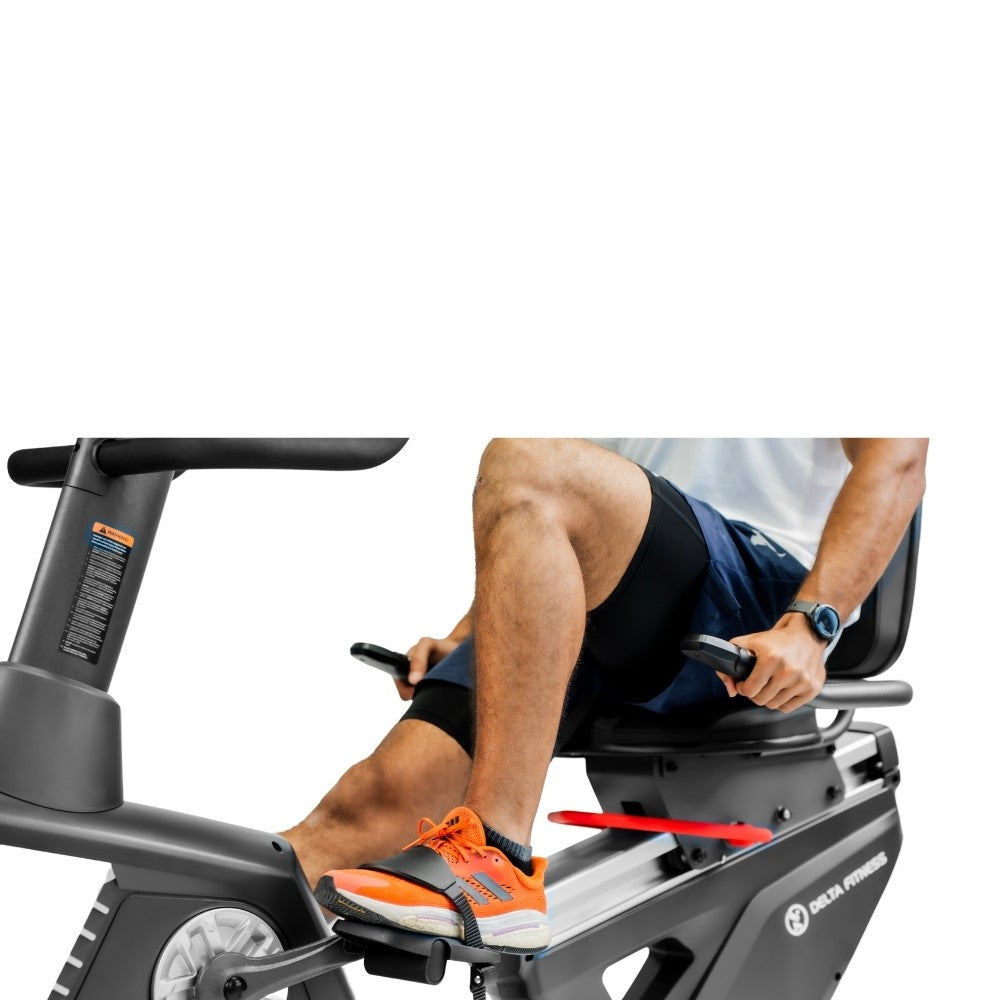 دلتا فتنس دراجة بوضعية الجلوس DF-2000RB | 32 مستوى مقاومة ونظام تشغيل ذاتي